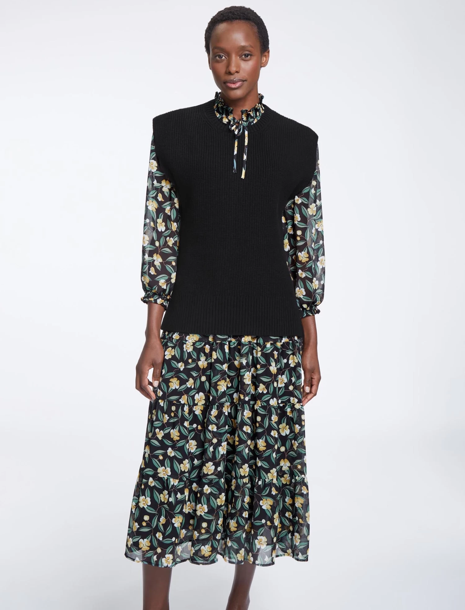 Janice Wool Round Neck Sleeveless Jumper - Black - Image 6