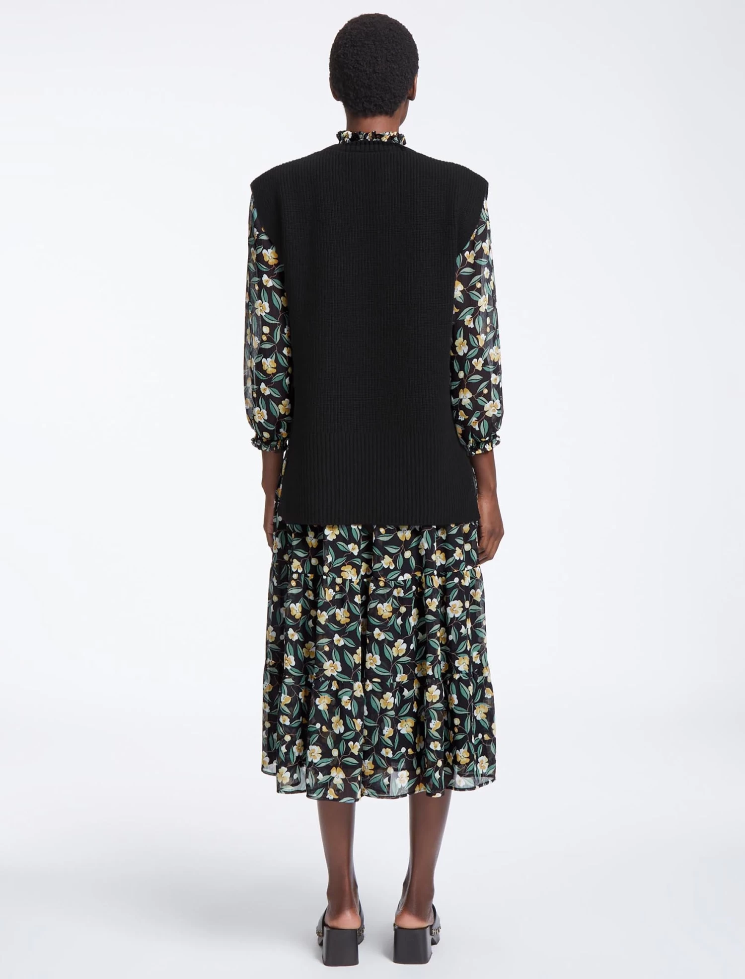 Janice Wool Round Neck Sleeveless Jumper - Black - Image 7