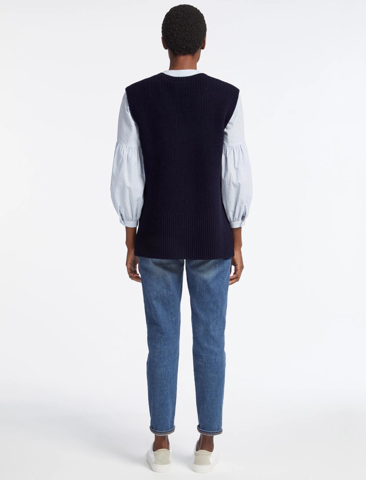 Janice Wool V Neck Sleeveless Jumper - Navy - Image 6