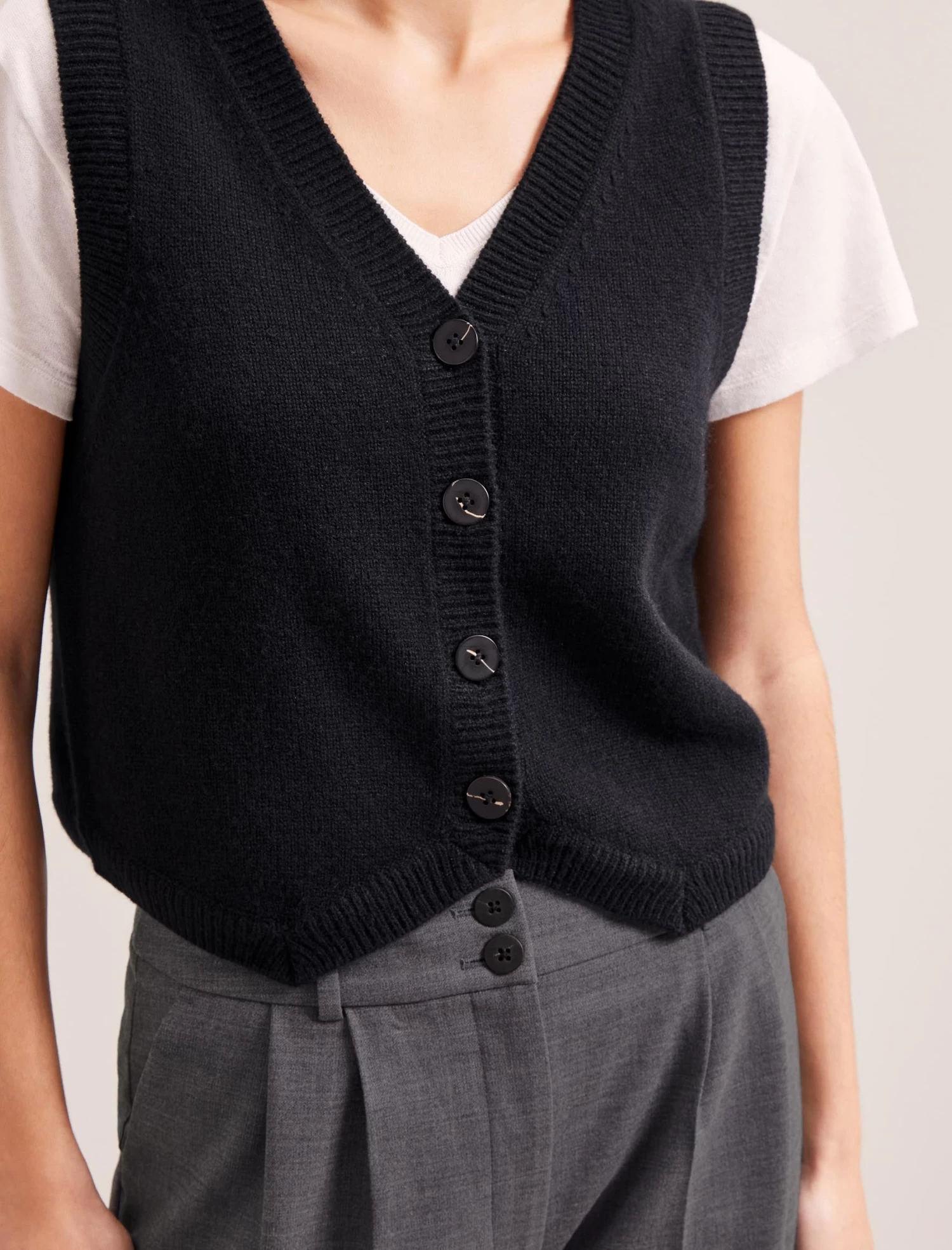 Wesley Cashmere Blend V Neck Waistcoat - Black - Image 4