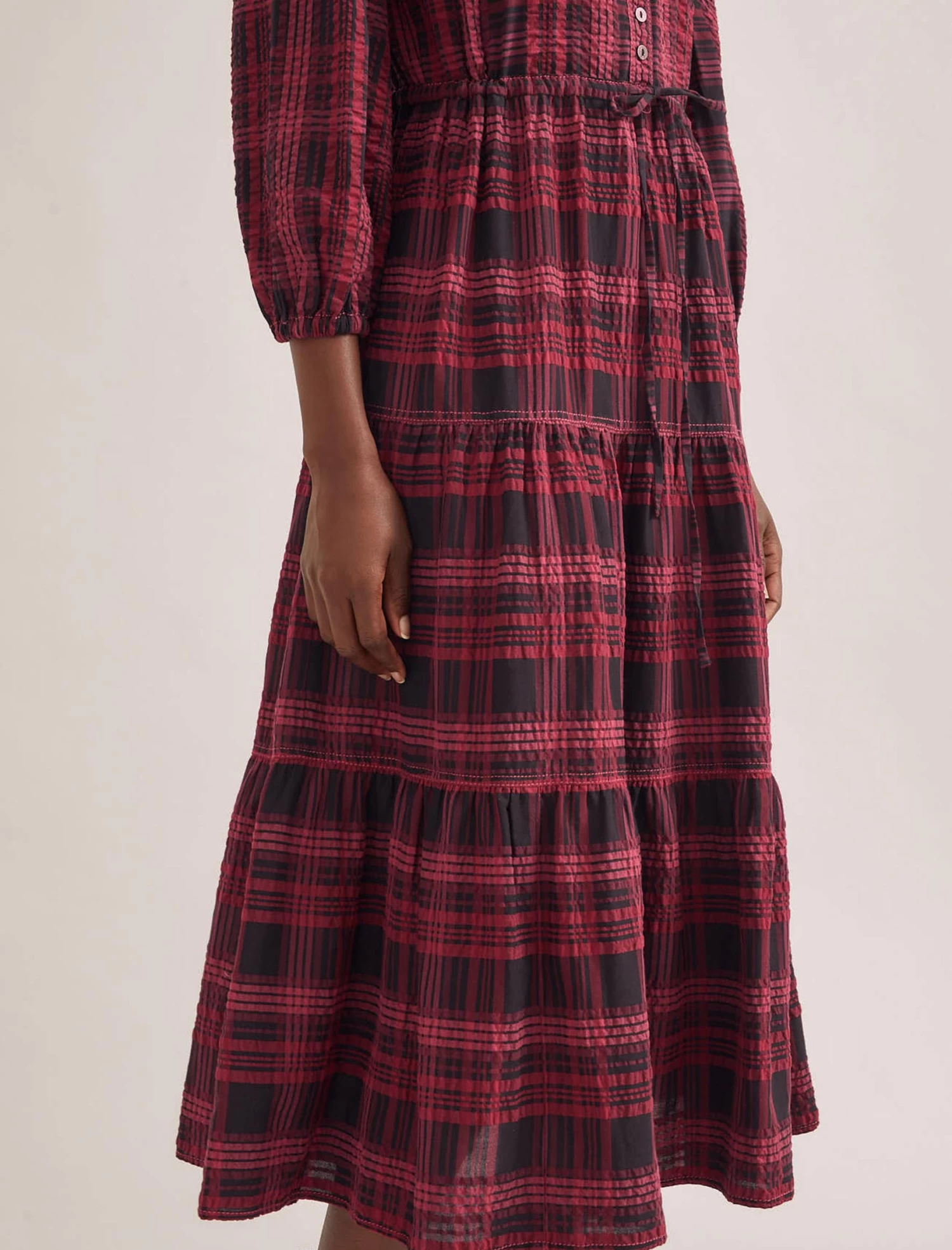 Alice Organic Cotton Seersucker Maxi Dress - Red Black - Image 4