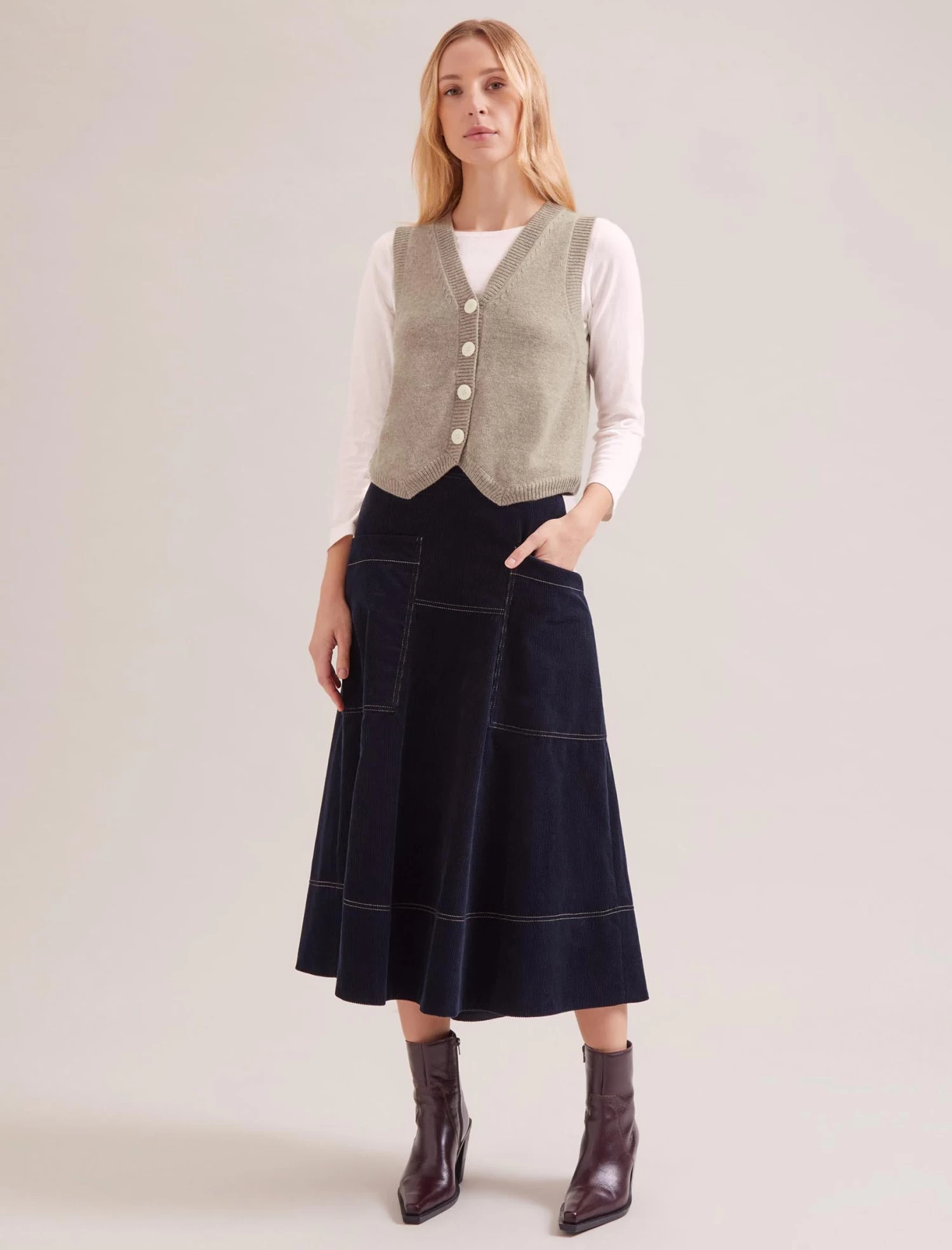 Wesley Cashmere Blend V Neck Waistcoat - Taupe - Image 2