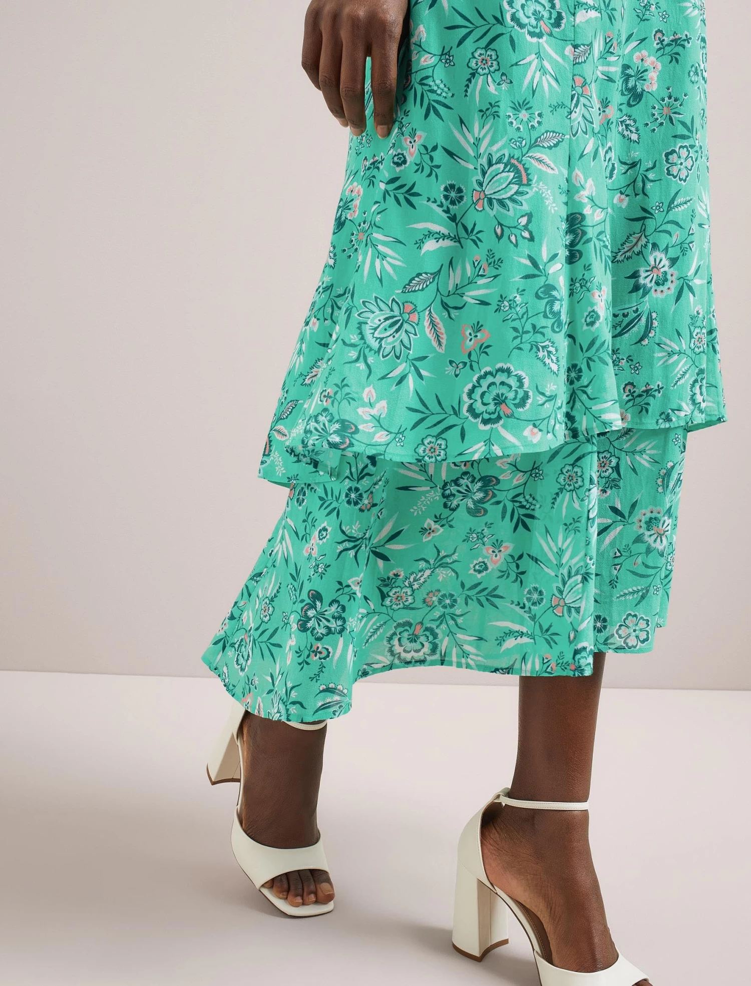 Lotta Cotton Blend Maxi Skirt - Green White Palm Floral - Image 3